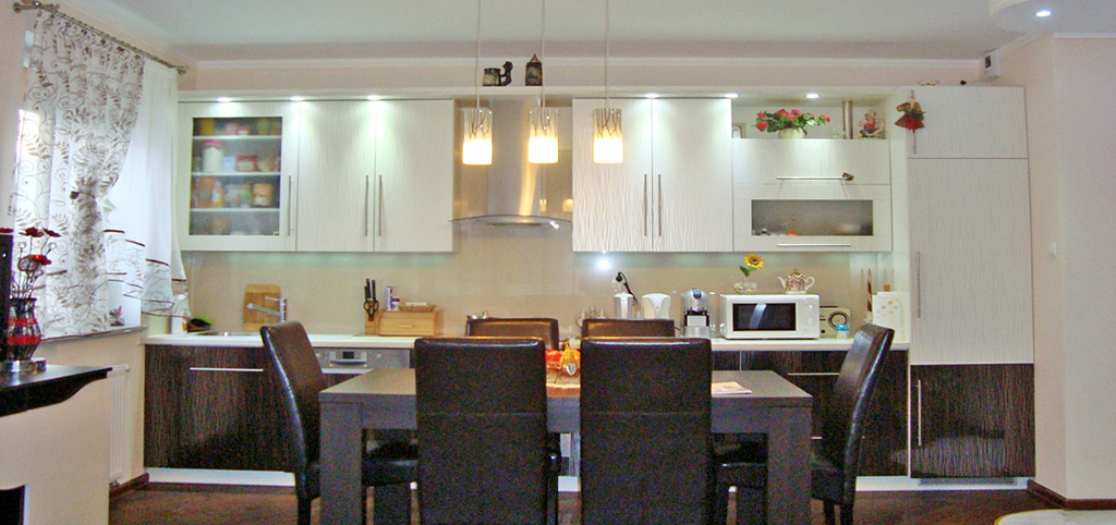 zdjęcie przedstawia aneks kuchenny w apartamencie do wynajęcia w Gorzowie Wielkopolskim